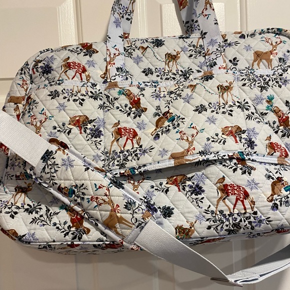 Vera Bradley Winter Reindeer Weekender Travel Bag NWT *See Description* - Picture 14 of 15